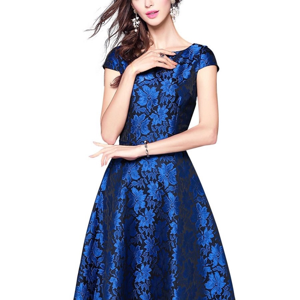 Metisu’s boat neck evening dress